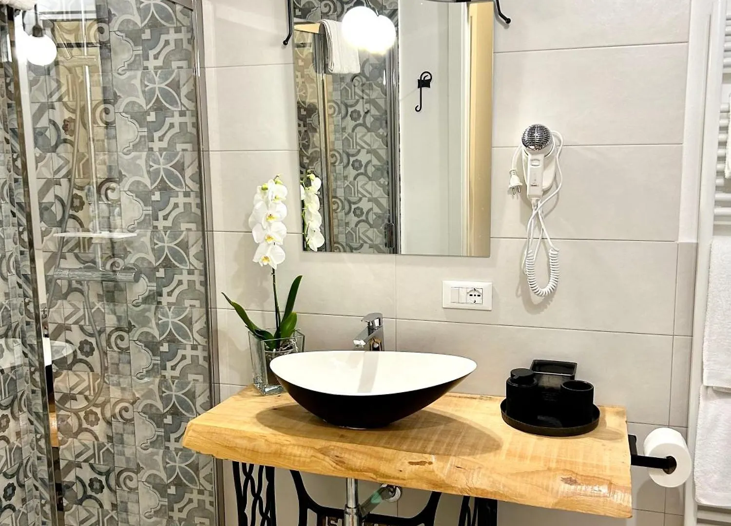 Rosso Verona Suite-Free Parking 0*,